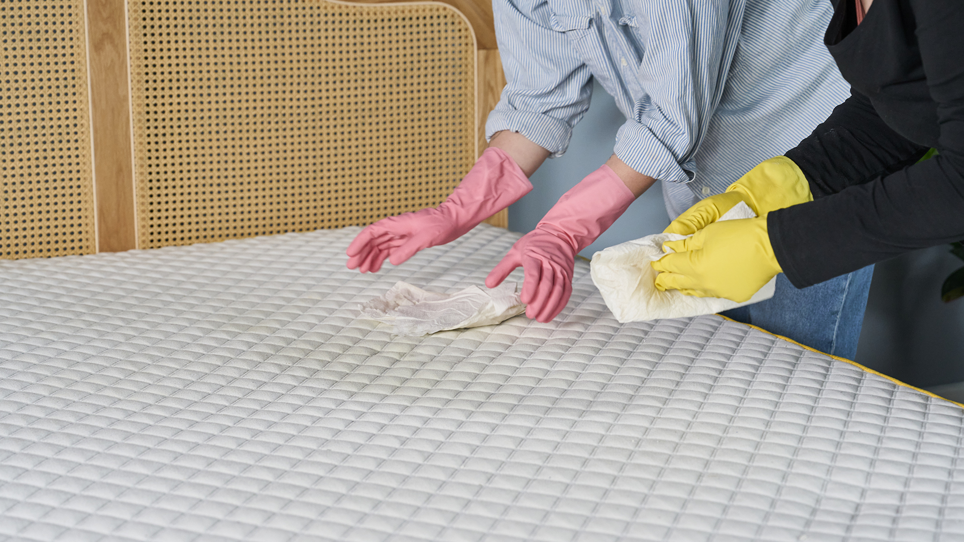 how to clean a mattress